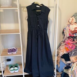 Black Sleeveless Dress